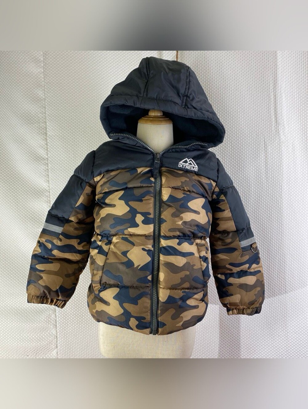 : iXtreme Boys Camo Puffer Jacket Winter Coat Hooded Size 4